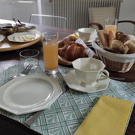 Le Logis Du Pradet Bed & Breakfast Moncrabeau Bagian luar foto