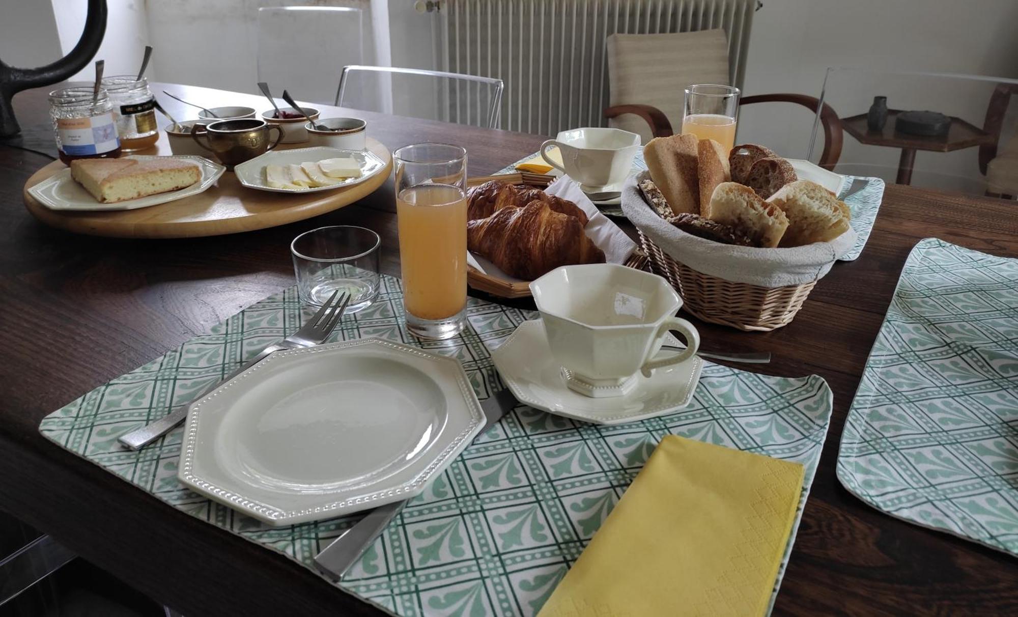 Le Logis Du Pradet Bed & Breakfast Moncrabeau Bagian luar foto